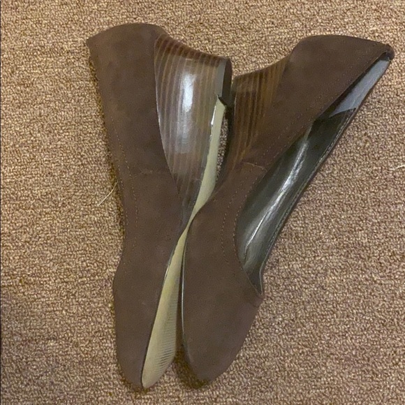 Lands end suede wedge shoes size 9 - Picture 6 of 6